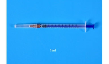 Sterile syringes for single use